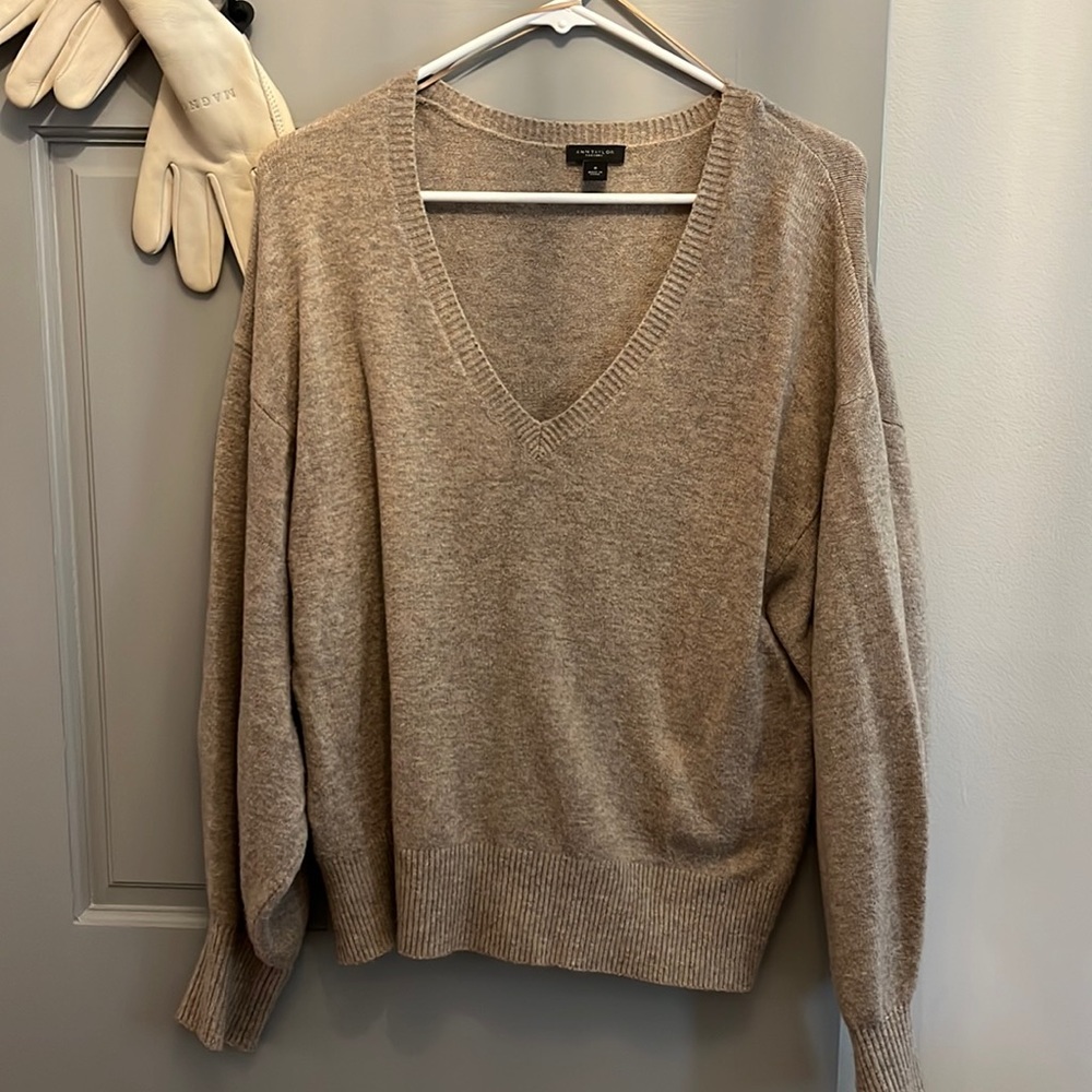 Medium soft v neck puffed neck sweater from Ann Taylor Factory
